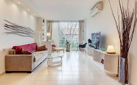 Colony Suites - Wedgewood St.